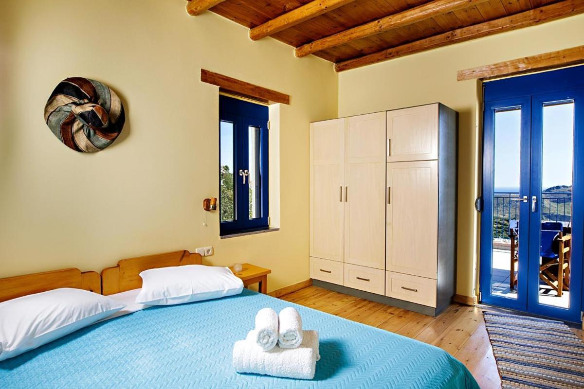 Mirthios-Hill Apartments Плакиас Экстерьер фото