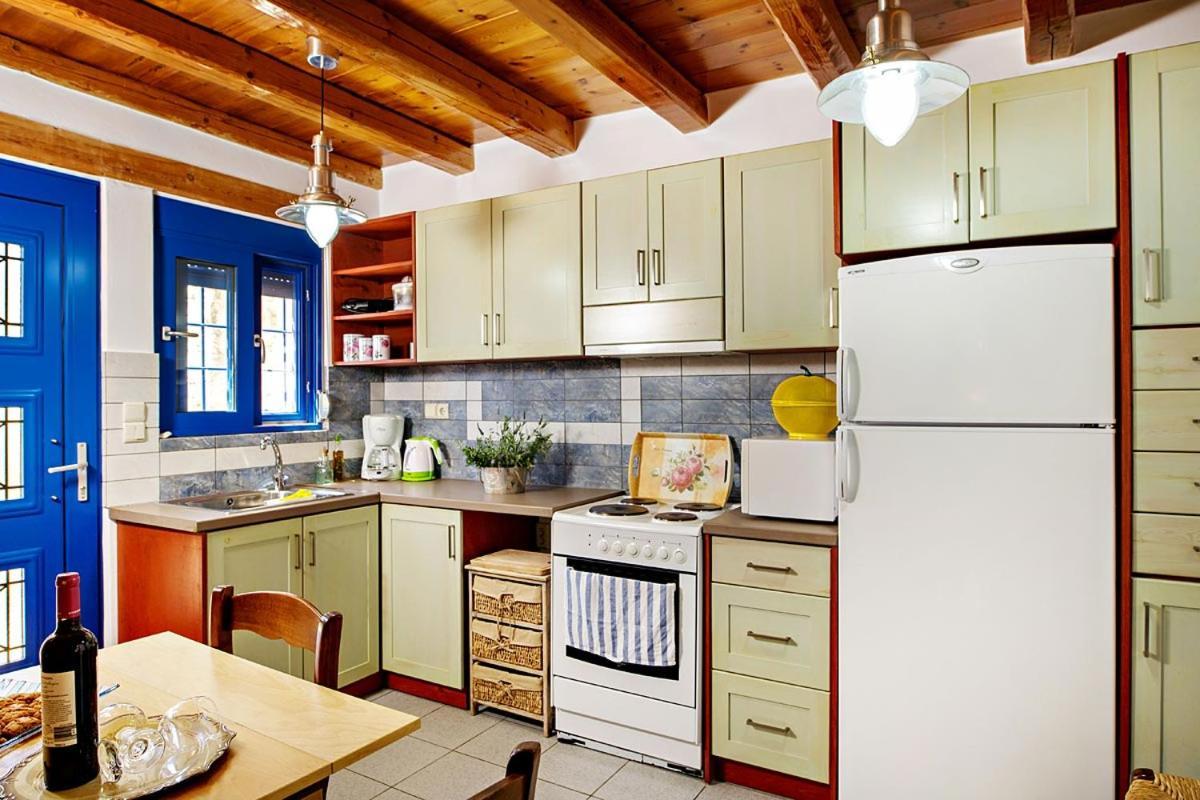 Mirthios-Hill Apartments Плакиас Экстерьер фото