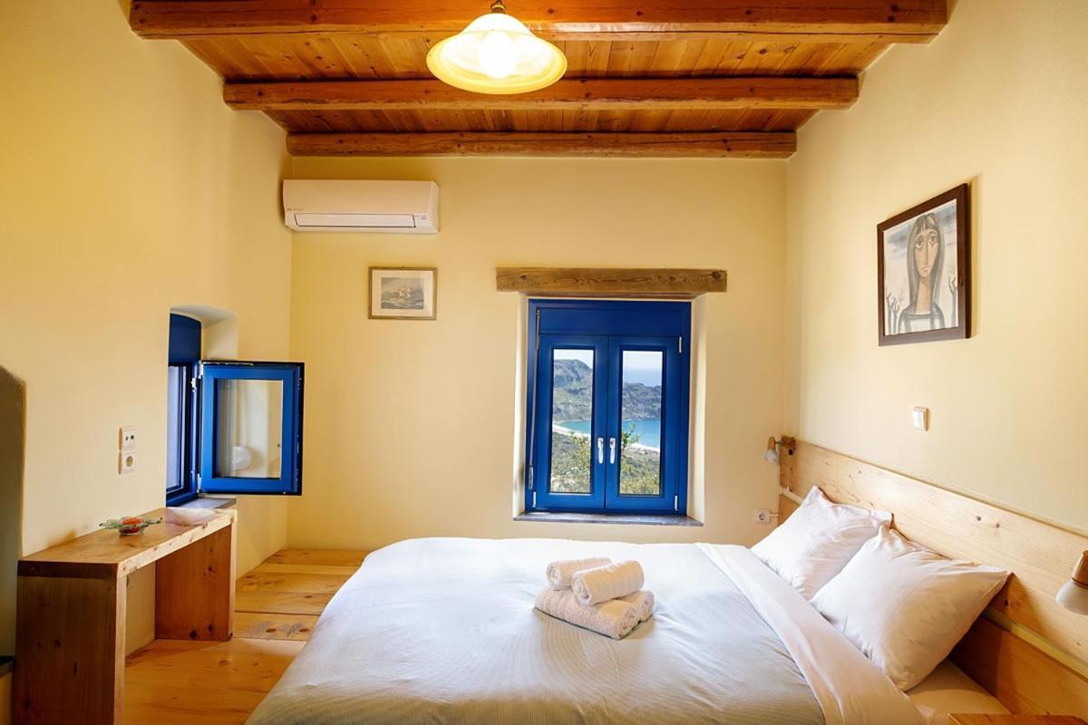 Mirthios-Hill Apartments Плакиас Экстерьер фото