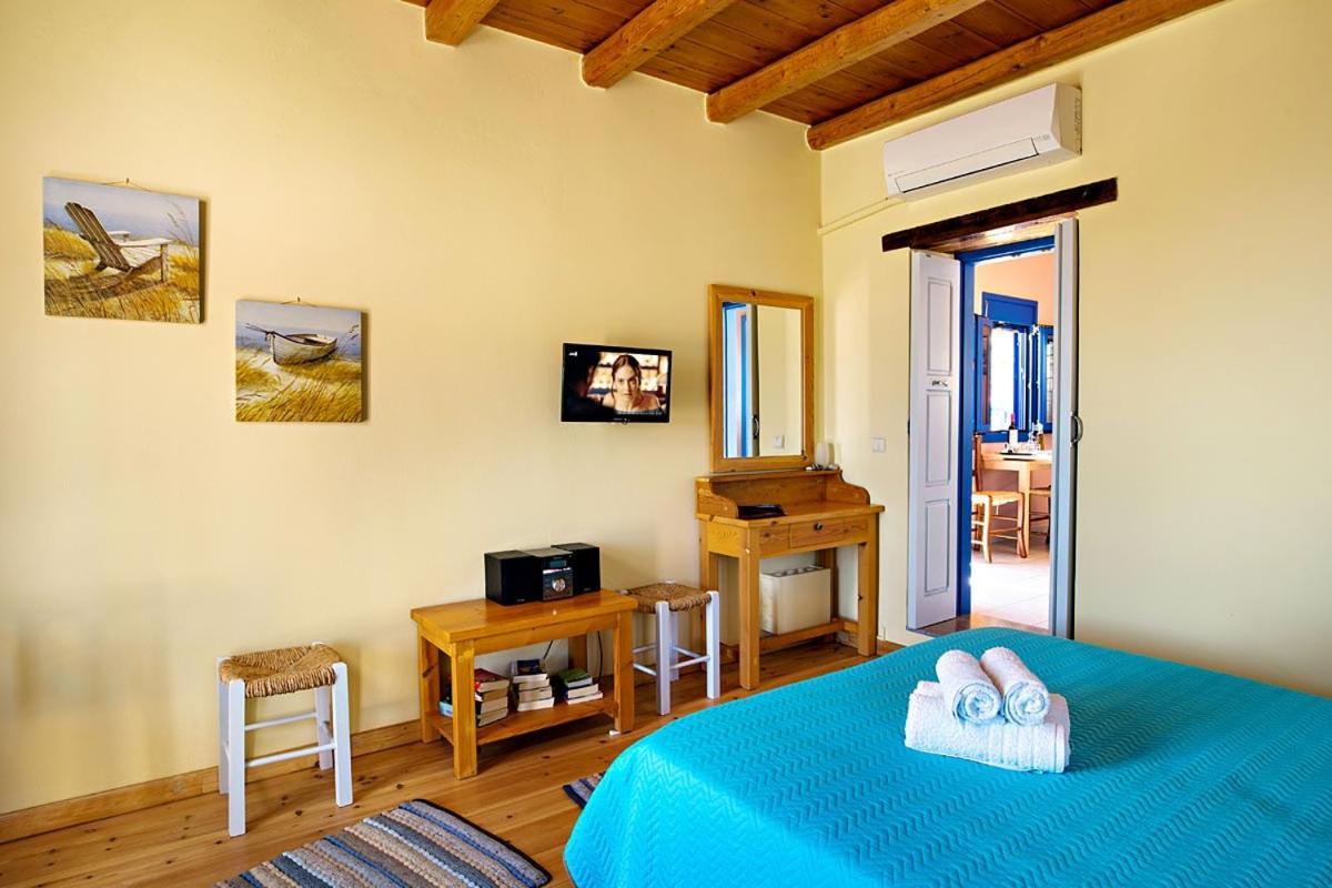 Mirthios-Hill Apartments Плакиас Экстерьер фото