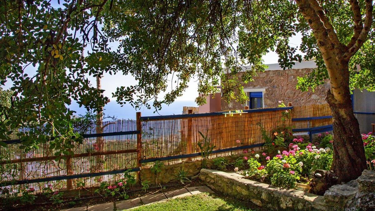 Mirthios-Hill Apartments Плакиас Экстерьер фото
